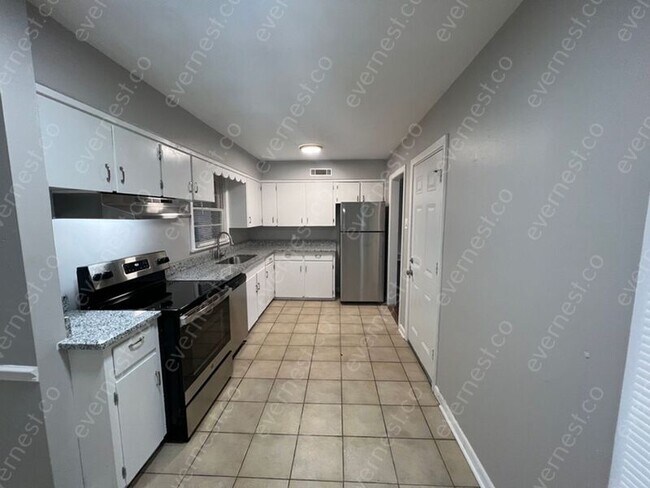 Foto del edificio - 727 Skyline Dr