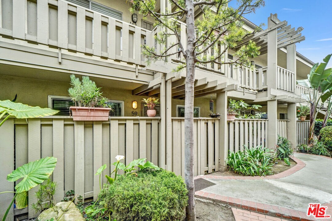 Foto principal - 3265 Santa Fe Ave