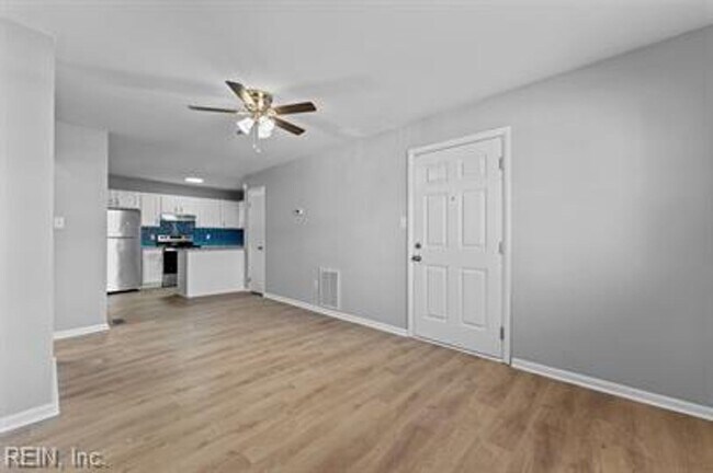 Foto del edificio - 9609 18th Bay St