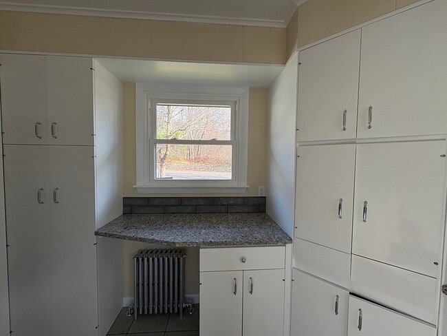 Foto del edificio - 150 W Wrentham Rd