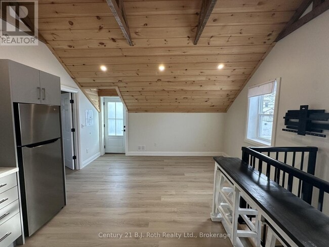 Photo du bâtiment - 274 Mississaga St W