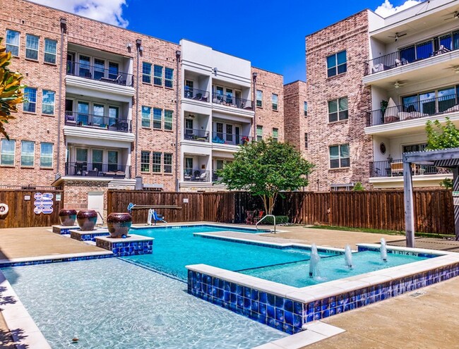 Foto del edificio - 5015 Meridian Ln