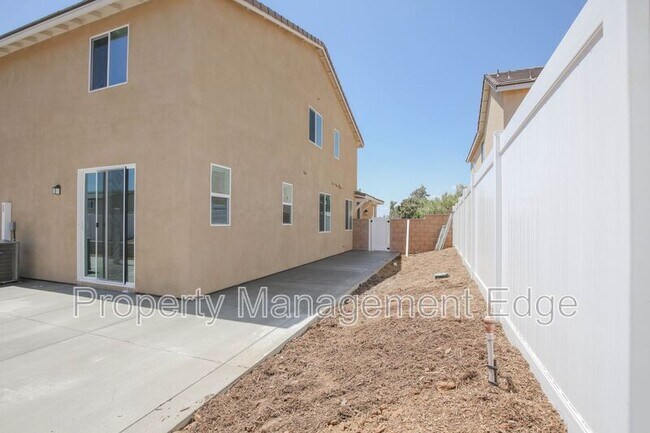 Foto del edificio - 25658 Pierson Rd