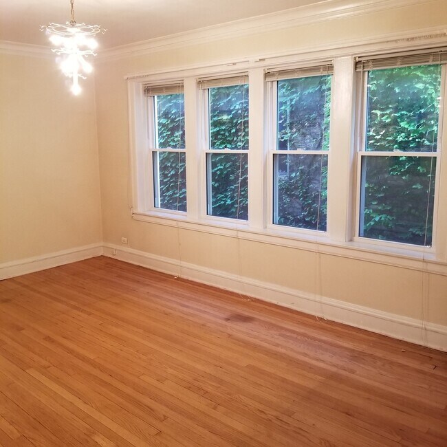 Foto del edificio - 6251 N Claremont Ave