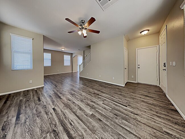 Building Photo - 556 Bayo Canyon Ct