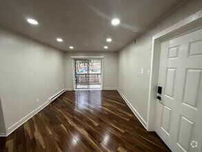 Building Photo - 411 Lindsay Rd
