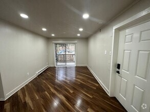 Building Photo - 411 Lindsay Rd