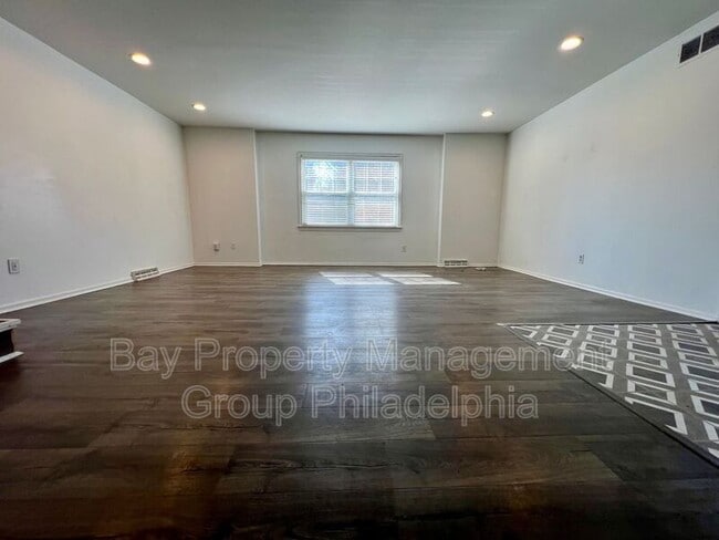 Foto del edificio - 1313 Delmont Ave