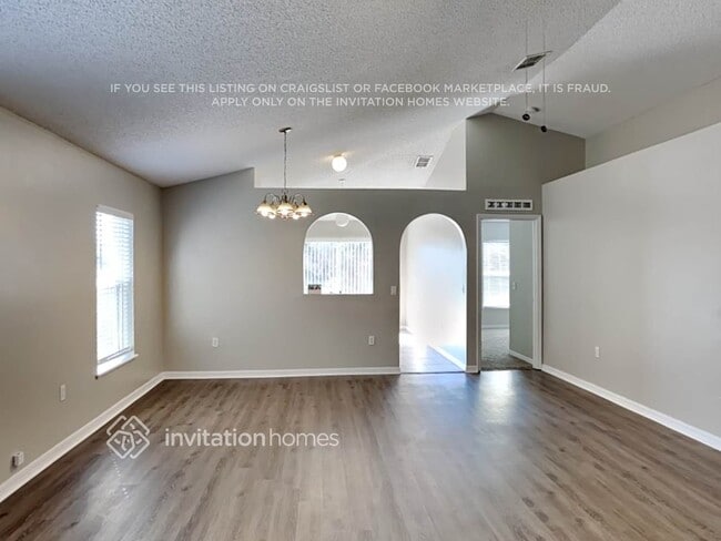 Foto del edificio - 17032 Holmby Ct