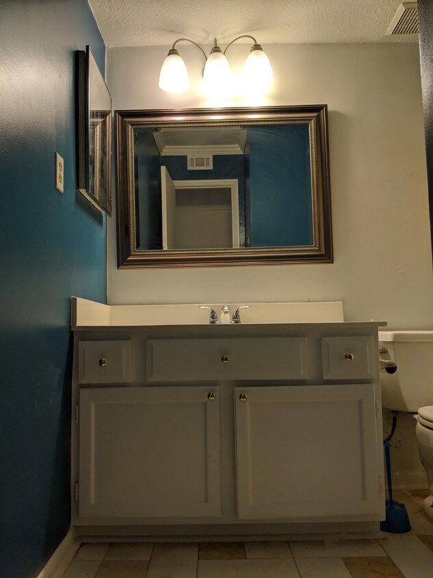 Foto principal - 6606 De Moss Dr