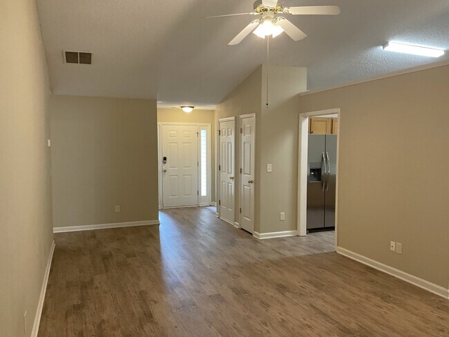 Foto del edificio - 1033 Rolling Ridge Ln