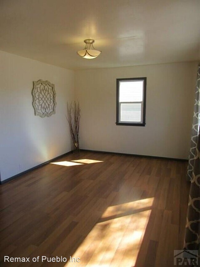 Building Photo - 4 br, 2 bath House - 4415 ST CLAIR Ave.
