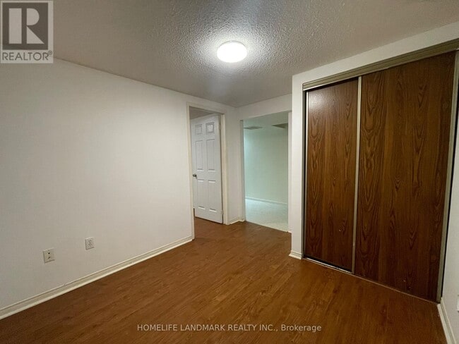 Building Photo - 90 Crittenden Square