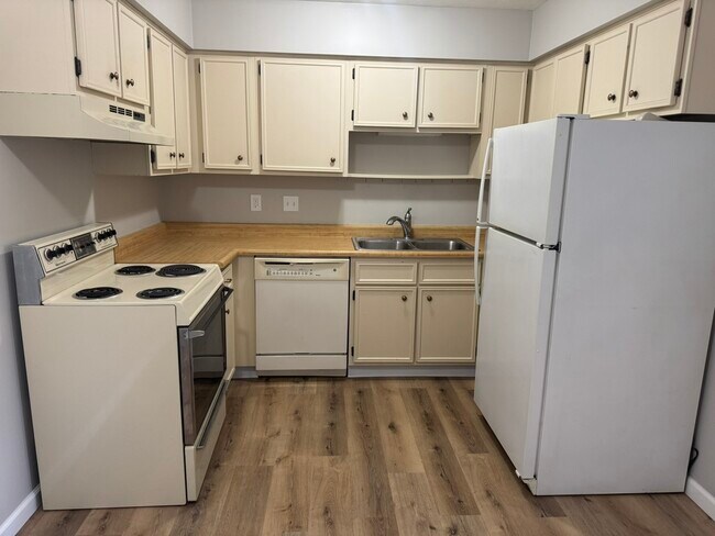 Foto del edificio - 310 30th Ave Ct