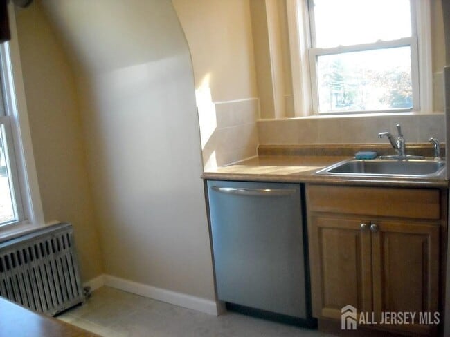 Building Photo - 301 Penfield Pl