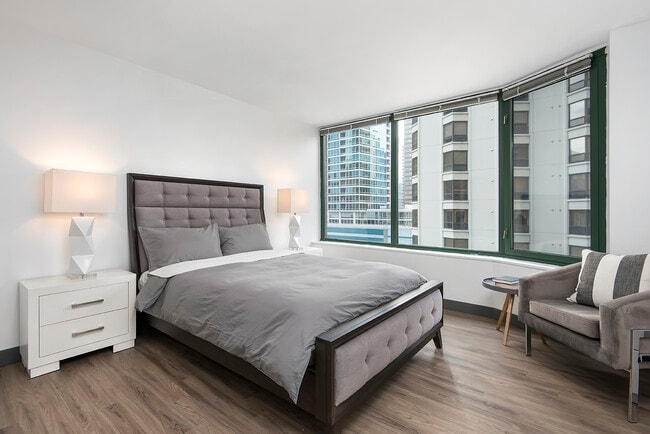 Foto del edificio - 326 E Ohio St