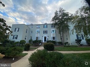 Building Photo - 810 S Arlington Mill Dr