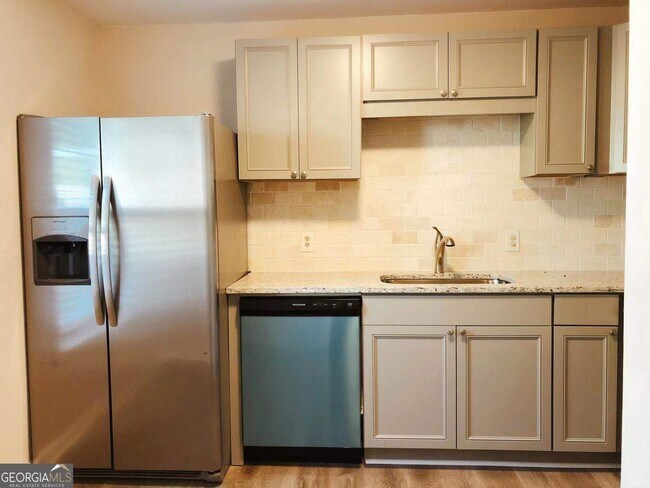 Foto del edificio - 1819 Cumberland Valley Pl SE