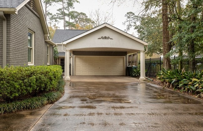 Building Photo - 1630 Thomas Rd