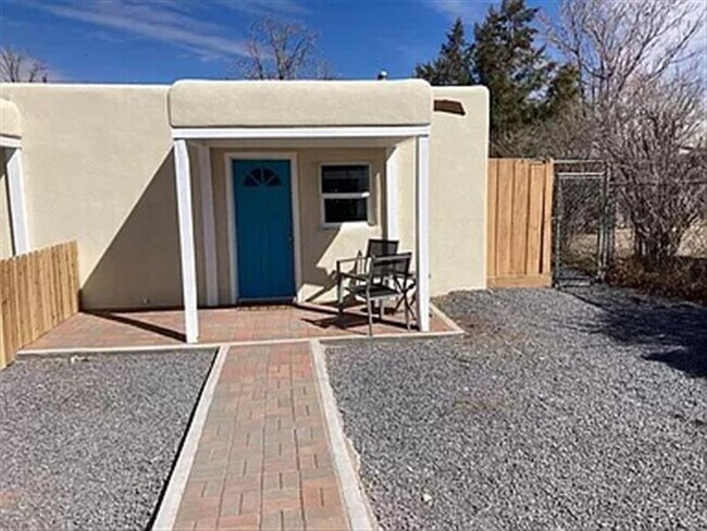 Foto del edificio - updated duplex