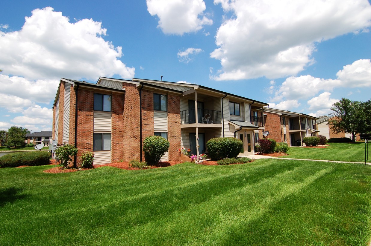 Primary Photo - Lakeview Apartments