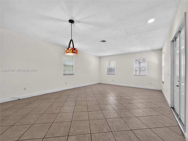 Building Photo - 625 SW 146th Terrace
