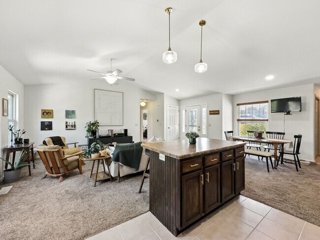 Foto del edificio - 4689 Inlet Ln