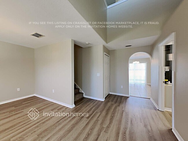 Foto del edificio - 2128 Valrico Heights Blvd