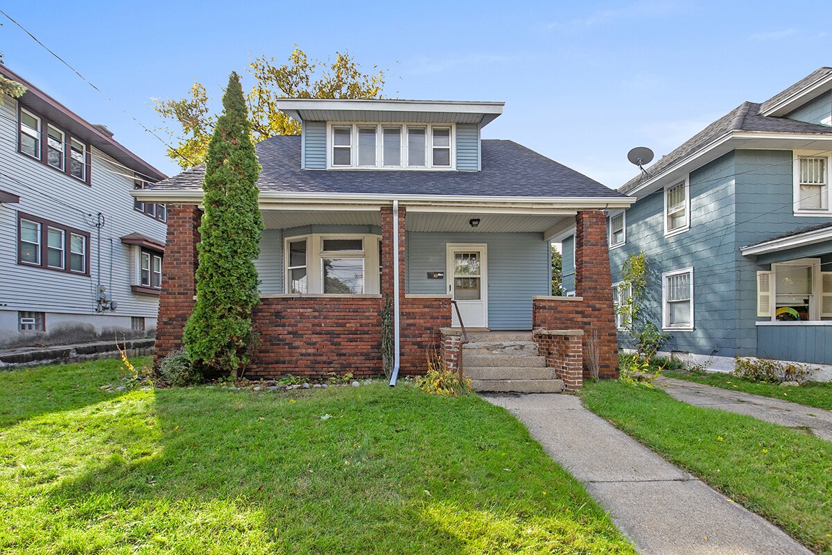 Primary Photo - 914 M.L.K. Jr St SE