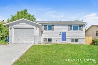 Building Photo - 4340 College View Dr