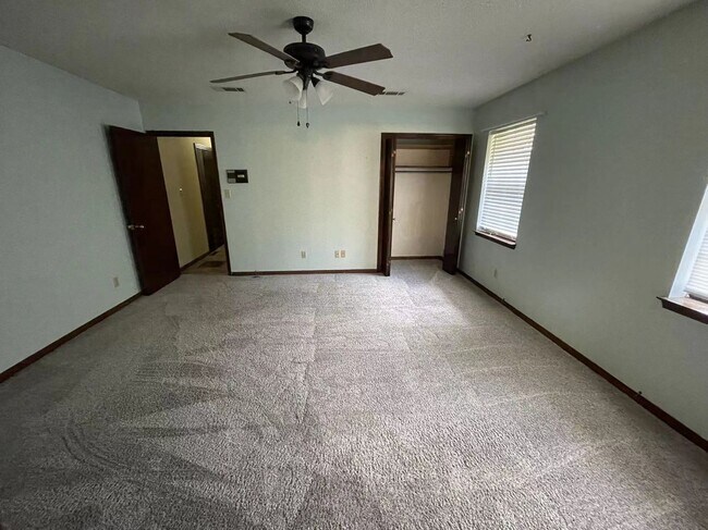 Foto del edificio - Convenient Northeast location!