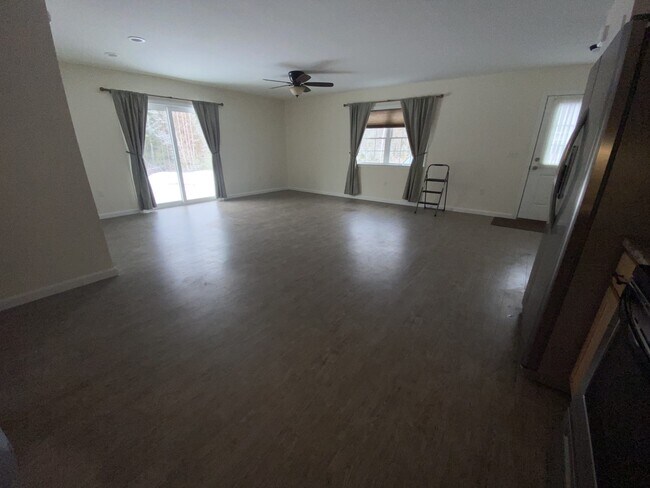 Foto del edificio - 85 Dow Rd