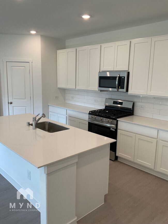 Building Photo - 1250 Okeechobee Dr