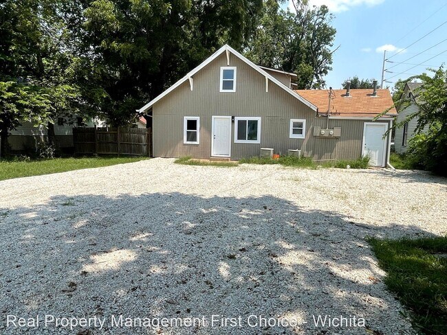 Building Photo - 3 br, 1.5 bath House - 407 N Kansas