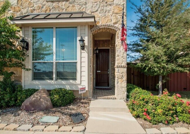 Building Photo - 205 Carrington Ln