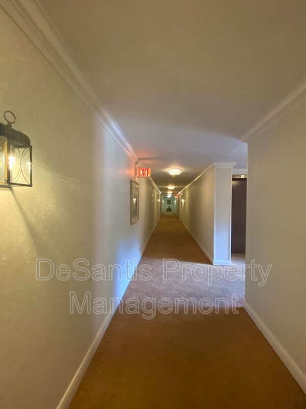 Building Photo - 505 Grove St