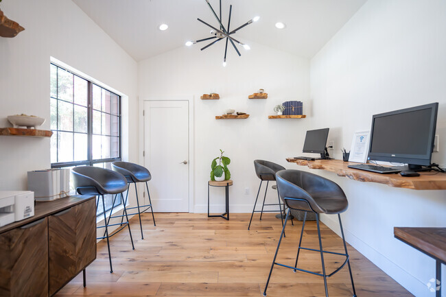 Interior Photo - Shadow Creek Apartments