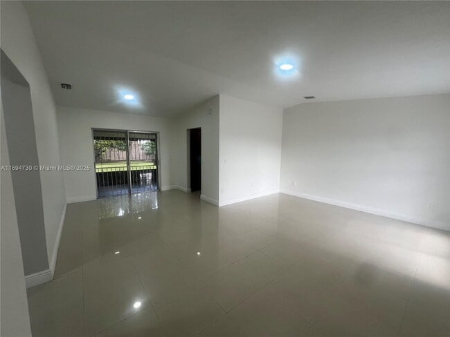 Building Photo - 26121 SW 130th Ave