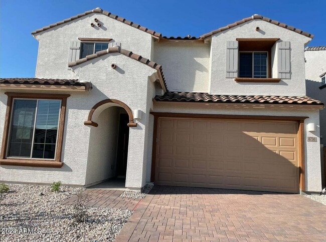 Building Photo - 8750 W Solano Dr