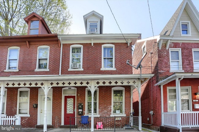 Building Photo - 305 N 5th Ave