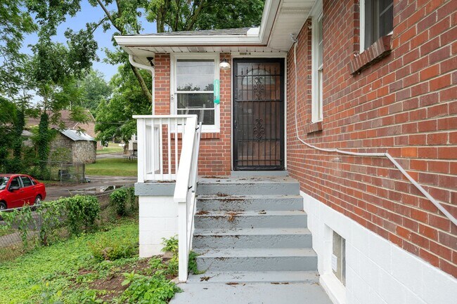 Foto del edificio - 1036 Seymour Ave