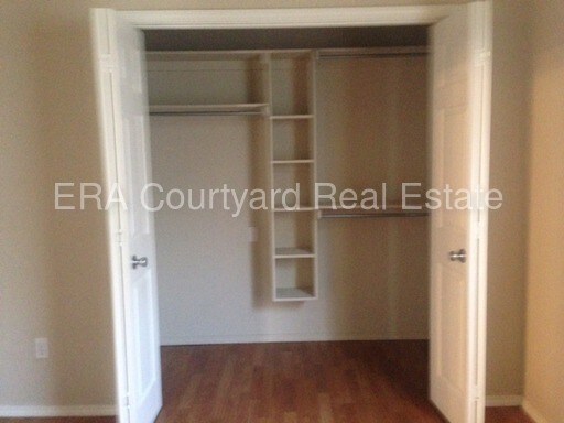 Building Photo - 406 N Baumann Ave