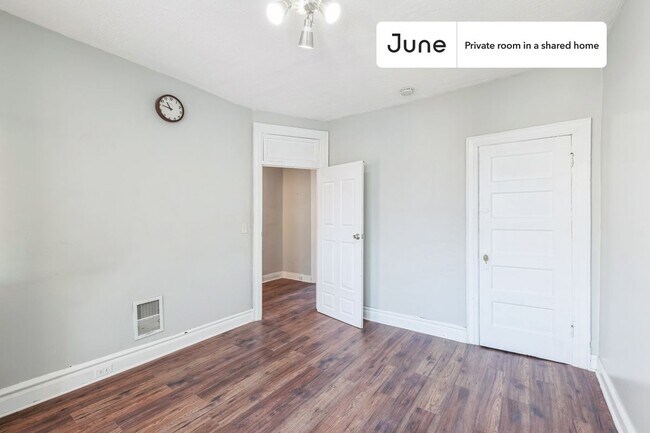 Building Photo - Room in Shared 4 bed/2 bath home