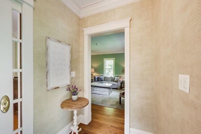 Foto del edificio - 1641 Walters Ave