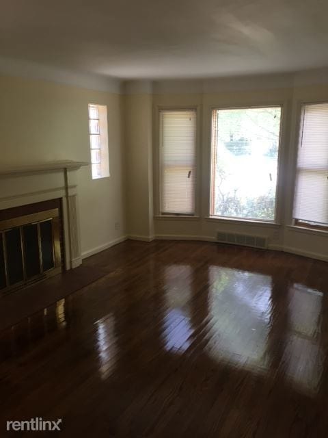 Building Photo - 3 br, 1.5 bath House - 20846 Lochmoor St