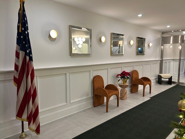 Foto del edificio - 225 Saint Pauls Ave