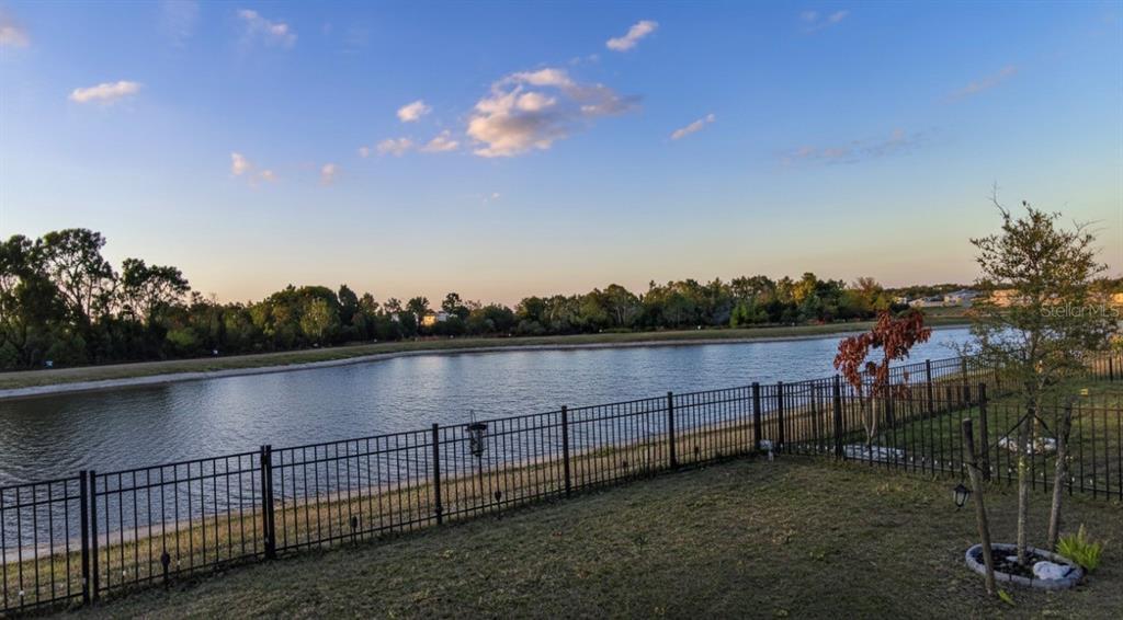 Foto del edificio - 2731 House Finch Rd