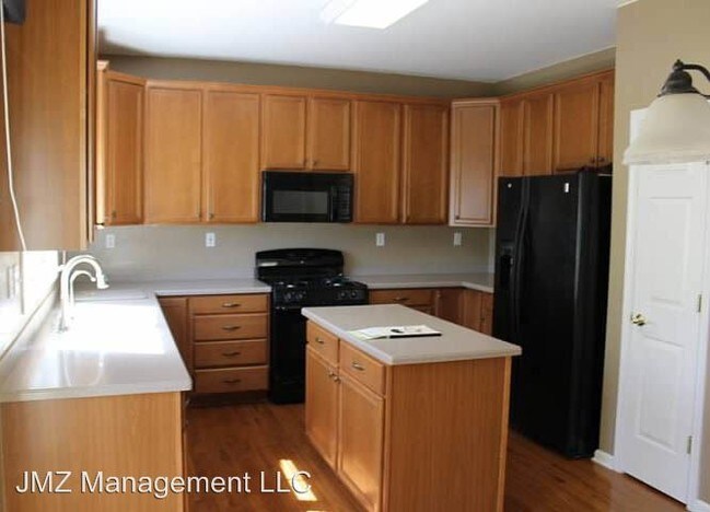 Building Photo - 4 br, 2.5 bath House - 1180 Shetland Drive