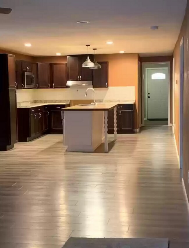 Foto del edificio - Nice 3 Bedroom 2 Bath Home with a Fenced B...