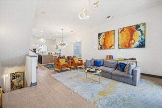 Building Photo - 1404 Goliad St